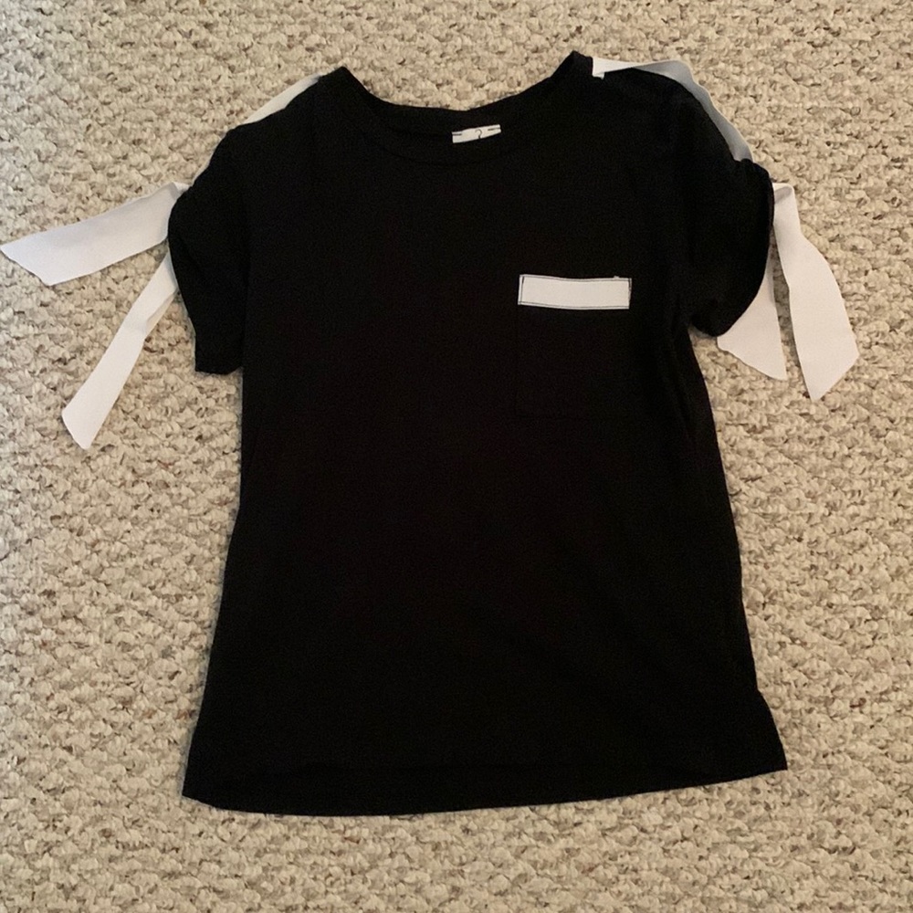 Berna Bow Sleeve Tee